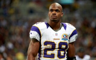 Former NFL star Adrian Peterson has arrest warrant issued: report