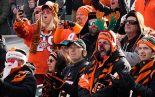 Bengals fans get free pizza from the entire stadium Meanwhile, Cincinnati kept its playoff hopes alive with a win over the Browns.