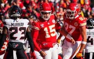 Patrick Mahomes sprains his ankle to lead the Chiefs to victory over the Texans.