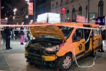 Taxi hits pedestrian at popular NYC tourist spot on Christmas Day