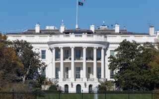 Woman arrested for trying to climb fence outside White House