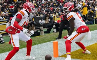 Chiefs’ Xavier Worthy scores penalty after touchdown Calling football fans crazy