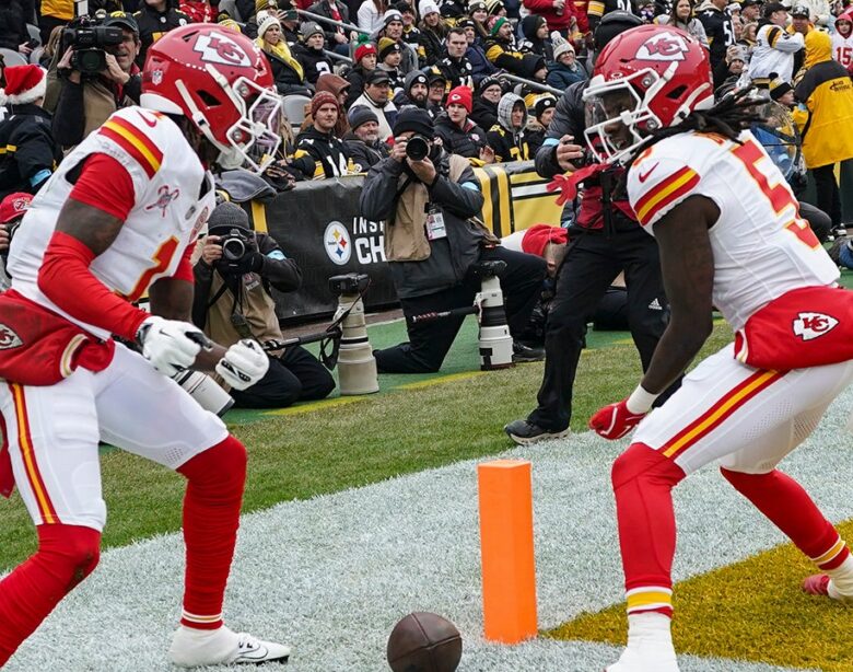 Chiefs’ Xavier Worthy scores penalty after touchdown Calling football fans crazy