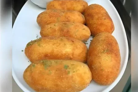 Croquete de Batata com Queijo: A Melhor Maneira de Fazer Esse Petisco Simples e Fácil!