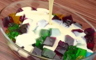 Gelatina Colorida com Leite Condensado: Sobremesa Refrescante e Fácil
