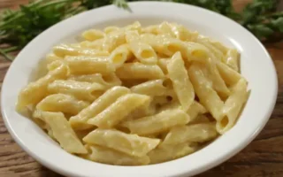 Penne ao Molho Alfredo: Clássico Italiano em Poucos Passos