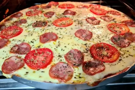 Pizza Caseira com Massa Rápida: Deliciosa e Fácil de Fazer!