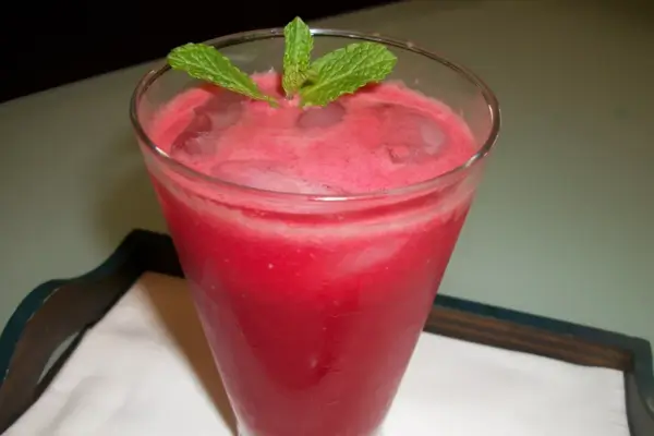 Simples, Fácil e a Melhor Maneira de Fazer a Limonada de Melancia com Hortelã Mais Deliciosa!