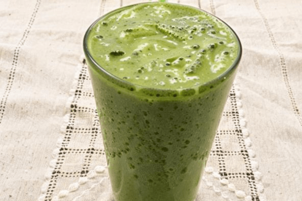 Receita: Suco Detox de Abacaxi com Pepino Mais Delicioso!