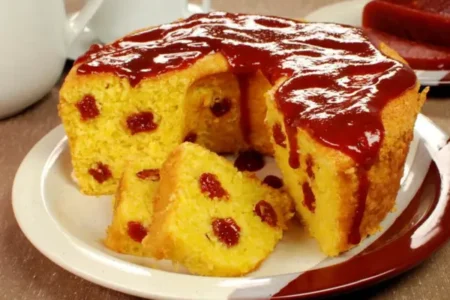 Bolo de Fubá com Goiabada: Receita Clássica com um Toque Especial!