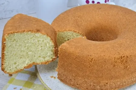 Bolo de Iogurte Super Fofinho: A Receita Mais Fácil que Você Vai Fazer!