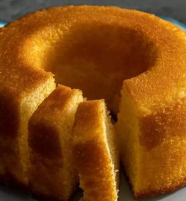 Bolo de Milho Fofinho e Simples: O Segredo para um Sabor Caseiro Irresistível!
