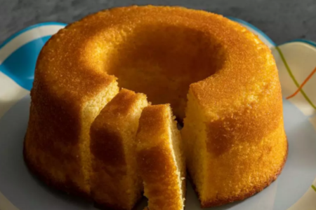 Bolo de Milho Fofinho e Simples: O Segredo para um Sabor Caseiro Irresistível!