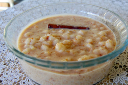 Canjica Cremosa com Leite de Coco e Amendoim!