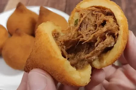 Coxinha de Costela Desfiada Crocante e Suculenta!