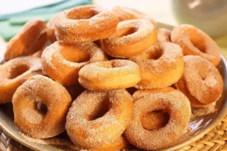 Donuts Caseiros Fofinhos com Cobertura Açucarada!