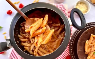 Macarrão de Panela de Pressão: Almoço Pronto em 10 Minutos!